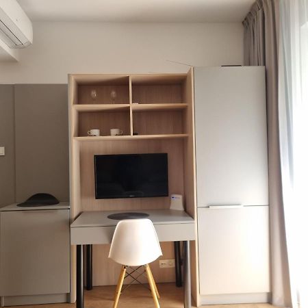 Aparthotel In Warsaw Very Close To The City Center, Free Underground Parking, Wifi, Air Conditioning, Balcony Экстерьер фото