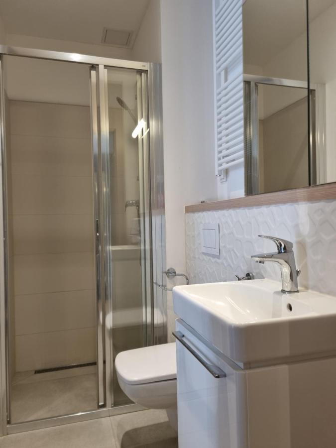 Aparthotel In Warsaw Very Close To The City Center, Free Underground Parking, Wifi, Air Conditioning, Balcony Экстерьер фото